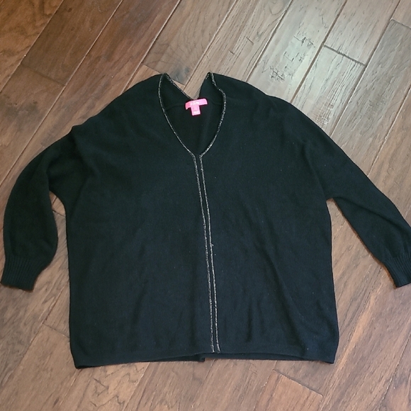 Lilly Pulitzer classic black sweater featuring metallic threading size XL - Picture 1 of 8